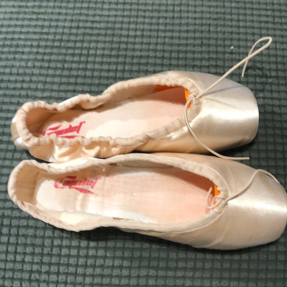 Capulet D30 Pointe shoe 3 X